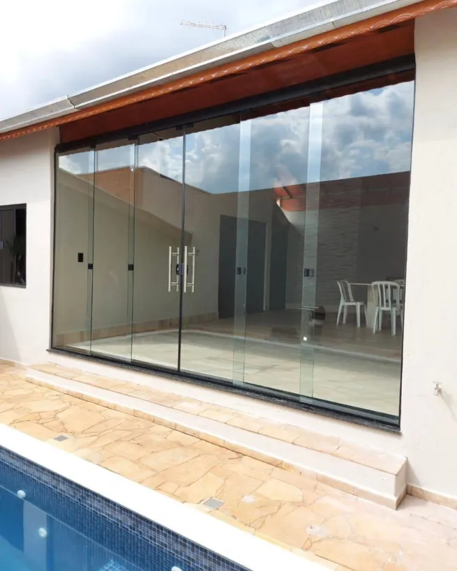 Portas de vidro em Valinhos - ferragens discretas e visual leve